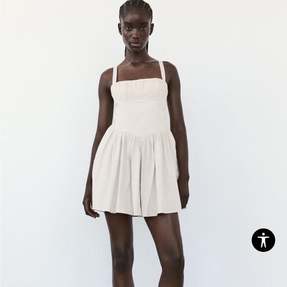 Zara Dresses & Skirts - Zara GATHERED SHORT DRESS